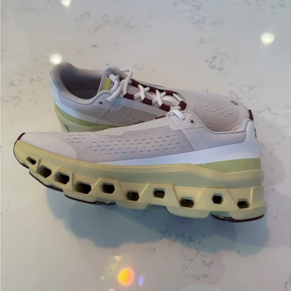 Women’s On Cloud Cloudmonster sneakers Frost/Acacia 9 - Picture 4 of 8